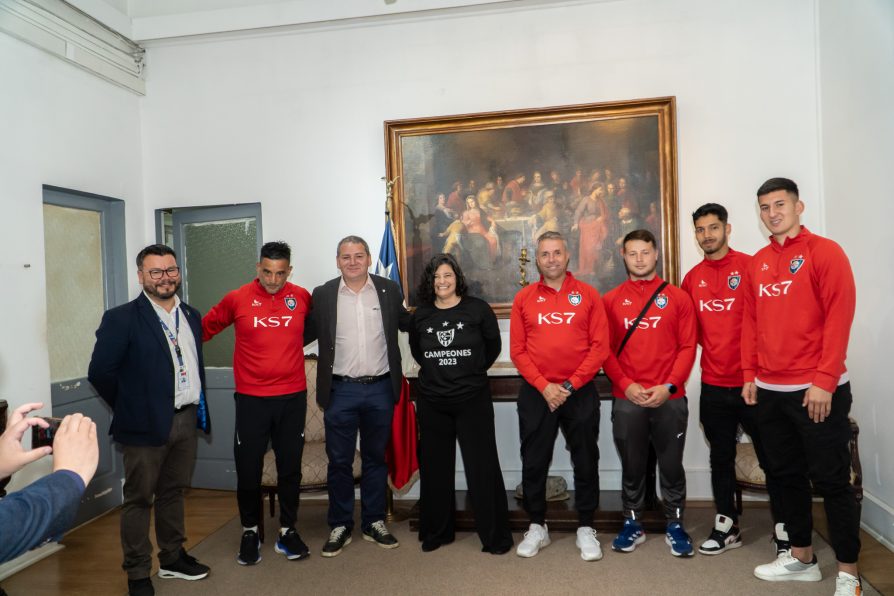 Gobierno reconoce a cuerpo técnico y plantel campeón de Huachipato por su tercer título