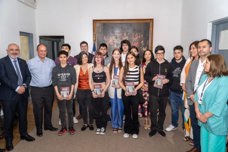 Gobierno reconoce trayectoria educativa de 12 estudiantes destacados del Biobío en la PAES