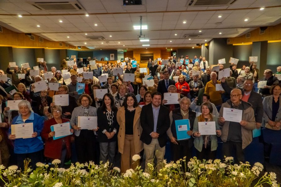 Autoridades certifican a 190 organizaciones de personas mayores del Fondo Nacional de Senama