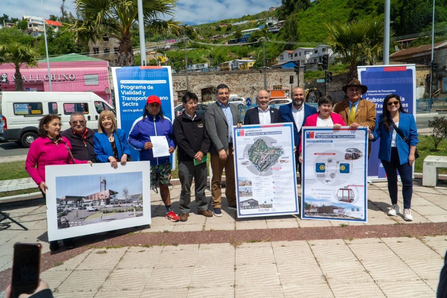 Vecinos de Talcahuano conocieron trazado y estaciones de nuevo teleférico para los cerros