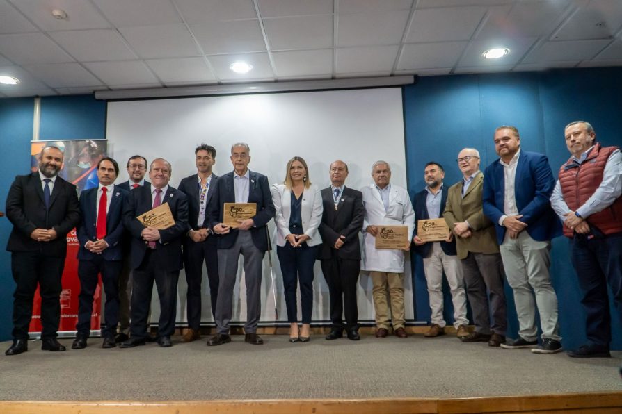 Autoridades y directivos médicos conmemoraron 50 años de la primera cirugía cardíaca en Concepción