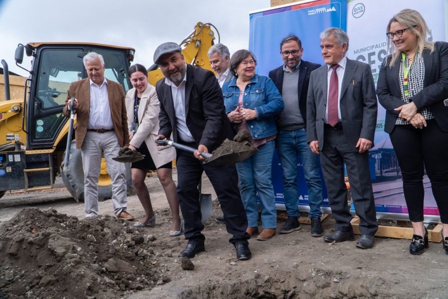 Inician las obras de reposición del Cesfam Talcahuano Sur con la colocación de su primera piedra