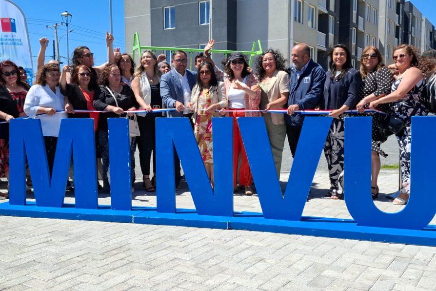 Vecinos de Hualpén reciben llaves de nuevas viviendas y Biobío se acerca a 25 mil unidades habitacionales