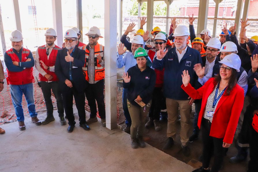 Ministro del Interior visita obras de reposición del Cosam Hualpén y destaca avance del proyecto