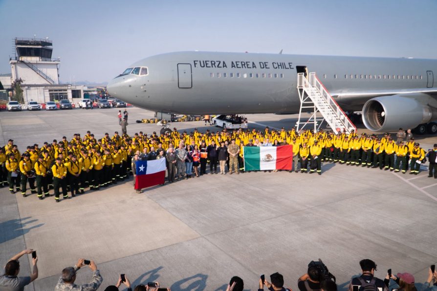 Brigadistas mexicanos y uruguayos llegaron a reforzar combate de incendios forestales en Biobío