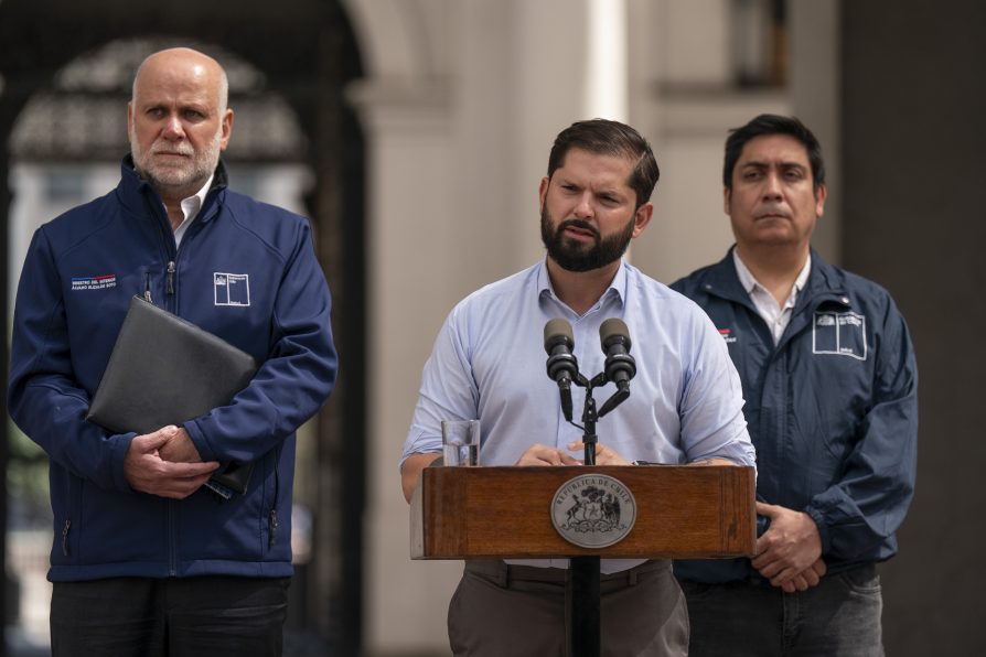 Gobierno anuncia nuevas ayudas para personas afectadas por incendios forestales en Biobío y Ñuble