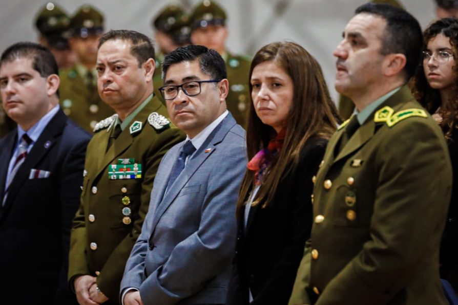 Delegado Presidencial Julio Anativia encabeza homenaje a mártires de Carabineros en Concepción