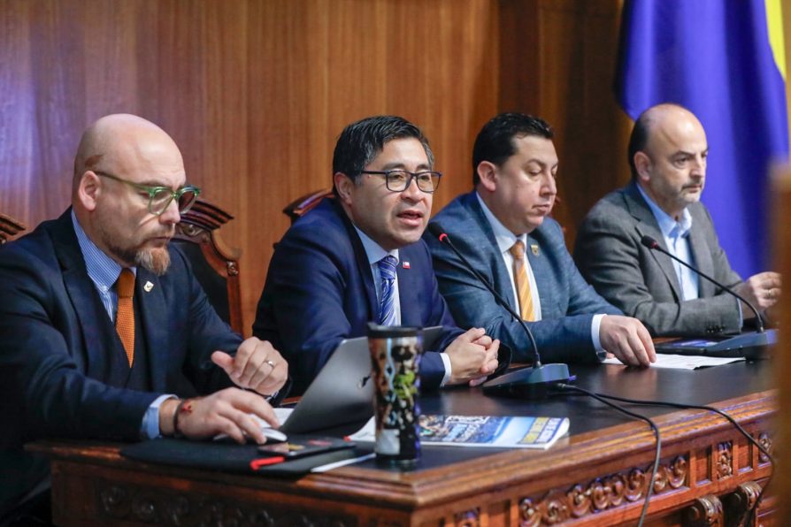 Delegado Presidencial Julio Anativia presente en el Consejo de Seguridad de Concepción