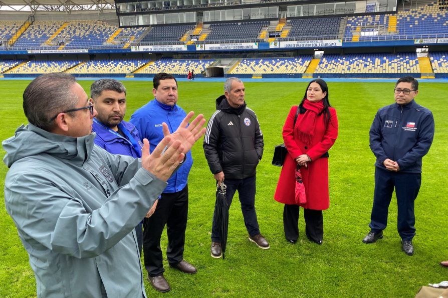 El Delegado Presidencial Julio Anativia junto al Alcalde de Concepcion y Carabineros inspeccionan estadio Ester Roa por el partido Deportes Concepcion y Universidad Católica