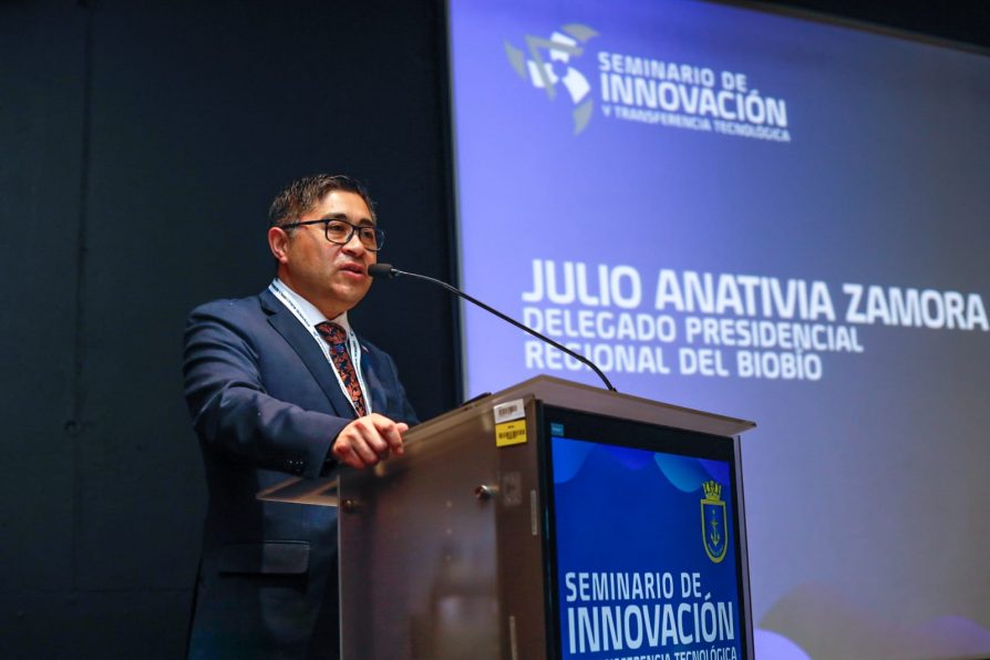 Delegado Presidencial Julio Anativia encabeza Seminario de Innovación y Transferencia Tecnológica organizado por la II Zona Naval